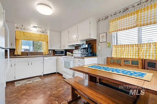 $320,000 | 489 Northwest 4th Avenue, Ontario, OR 97914