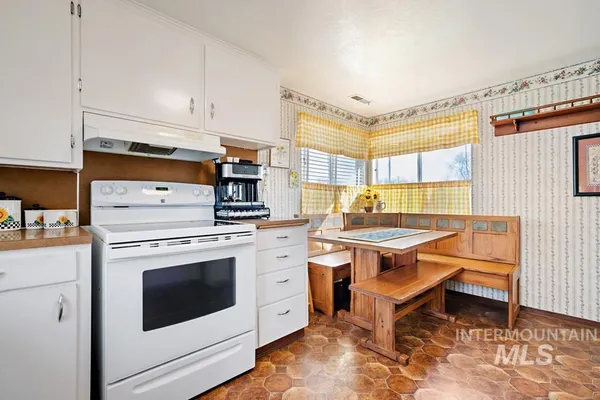 $320,000 | 489 Northwest 4th Avenue, Ontario, OR 97914