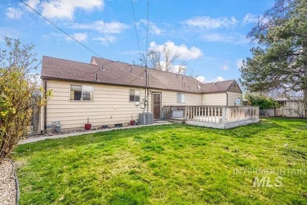 $320,000 | 489 Northwest 4th Avenue, Ontario, OR 97914