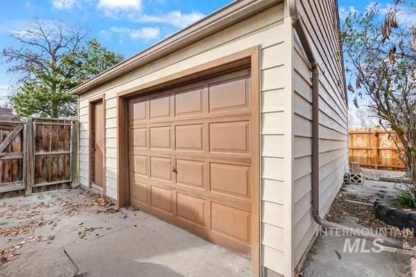 $320,000 | 489 Northwest 4th Avenue, Ontario, OR 97914