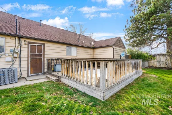 $320,000 | 489 Northwest 4th Avenue, Ontario, OR 97914