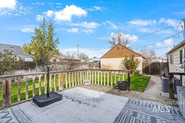 $320,000 | 489 Northwest 4th Avenue, Ontario, OR 97914