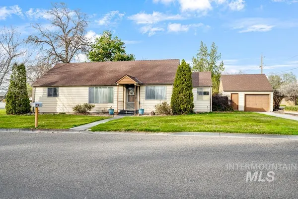 $320,000 | 489 Northwest 4th Avenue, Ontario, OR 97914