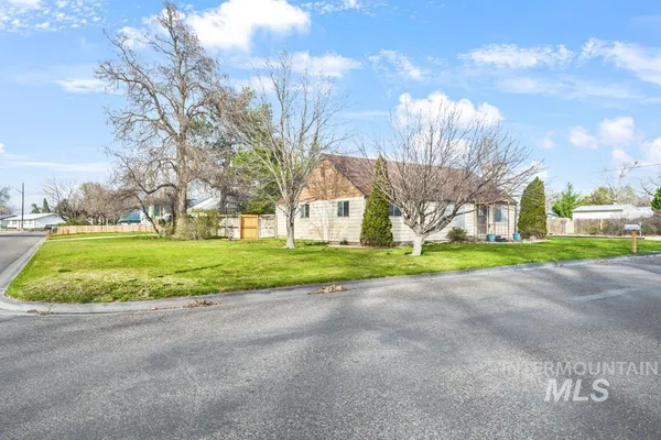 $320,000 | 489 Northwest 4th Avenue, Ontario, OR 97914