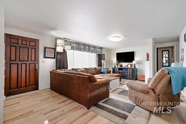 $320,000 | 489 Northwest 4th Avenue, Ontario, OR 97914