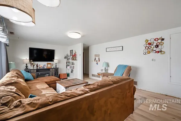 $320,000 | 489 Northwest 4th Avenue, Ontario, OR 97914