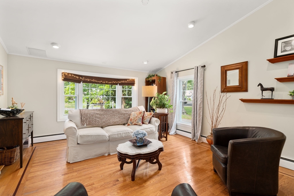 3 Berkeley Road Wellesley, MA 02482 - Photo 13 of 34