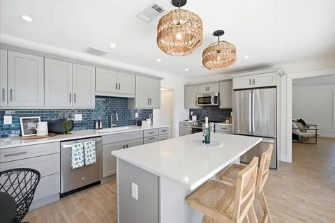 $1,735,000 | 608 Gladstone Lane, Holmes Beach, FL 34217