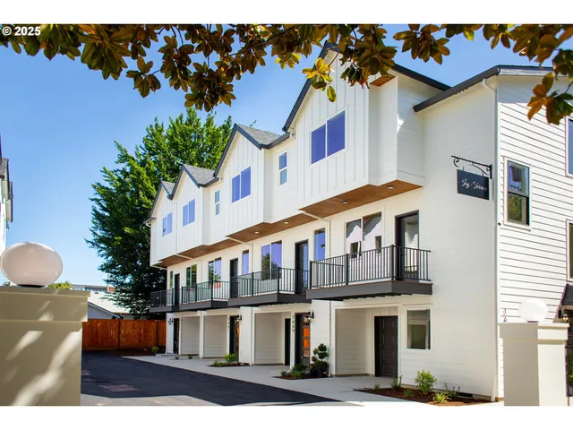 $499,900 | 1665 Southeast Sherrett Street, Portland, OR 97202