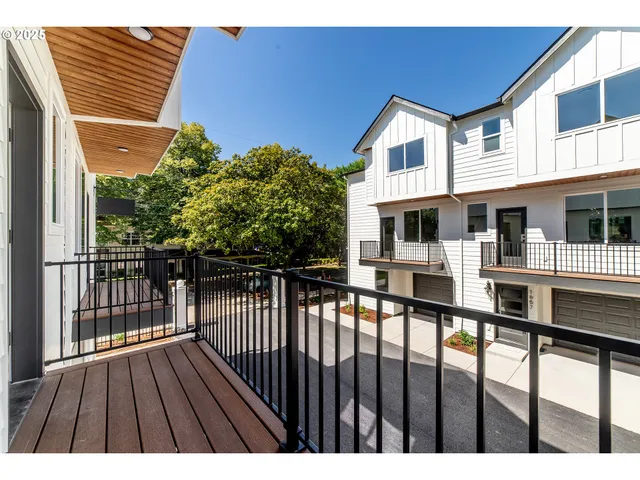 $499,900 | 1665 Southeast Sherrett Street, Portland, OR 97202