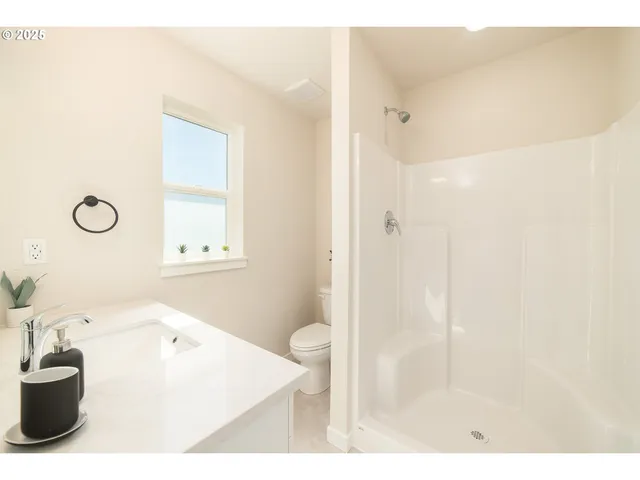 $499,900 | 1665 Southeast Sherrett Street, Portland, OR 97202