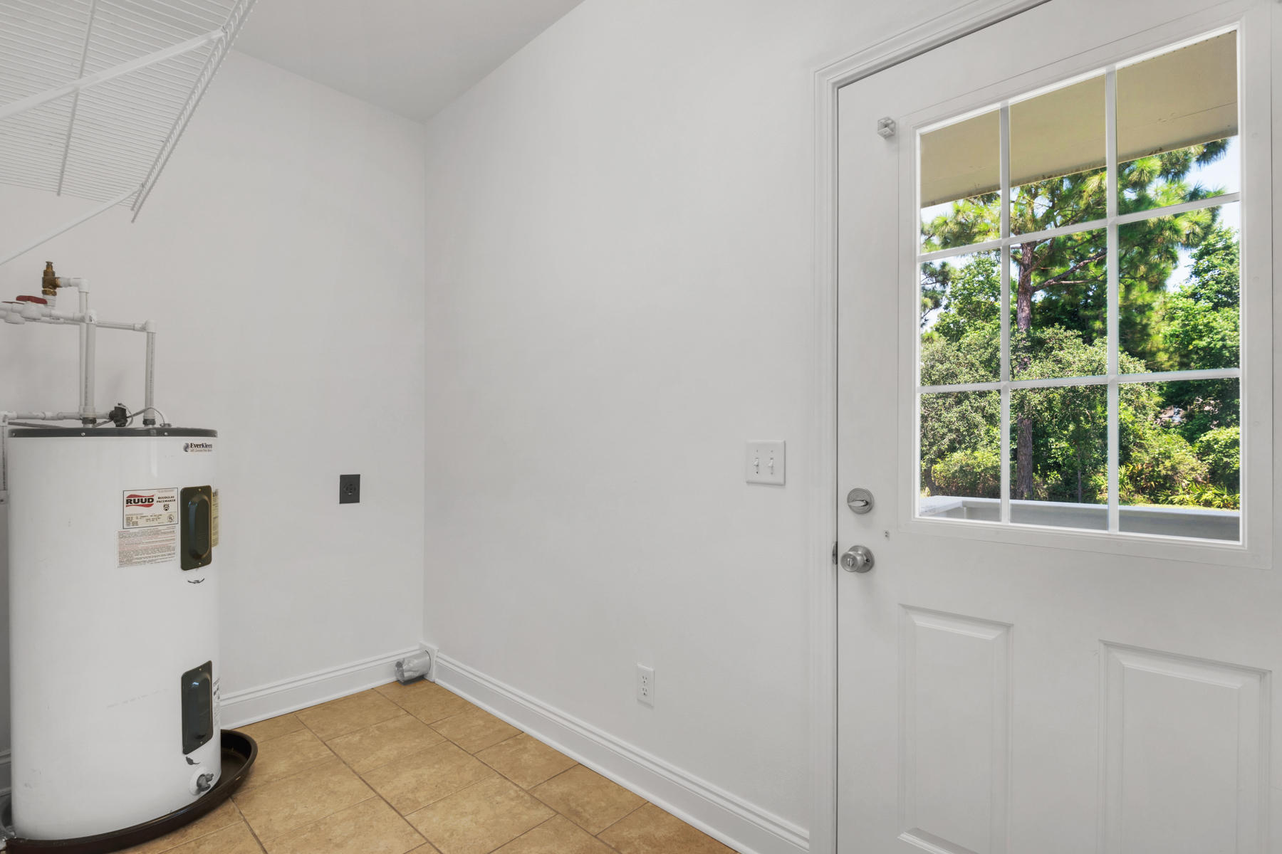 249 County Line Road Niceville, FL 32578 - Photo 17 of 17 a view of empty room with window