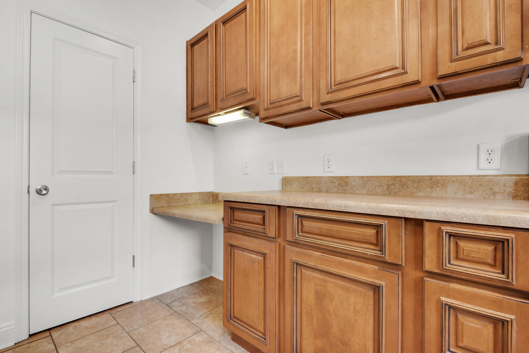 249 County Line Road Niceville, FL 32578 - Photo 7 of 17 a view of a kitchen with microwave and cabinets