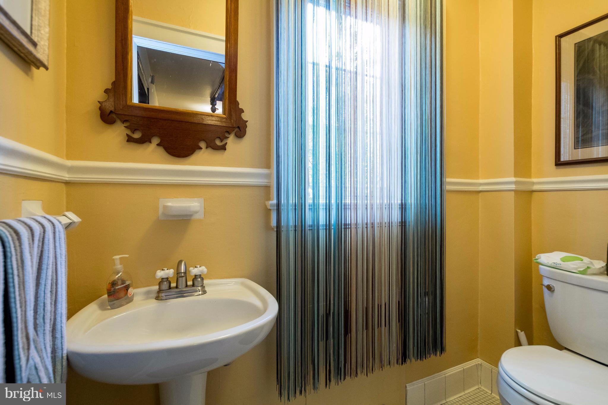 4129 Westview Road Baltimore, MD 21218 - Photo 18 of 30 FIRST FLOOR POWDER ROOM