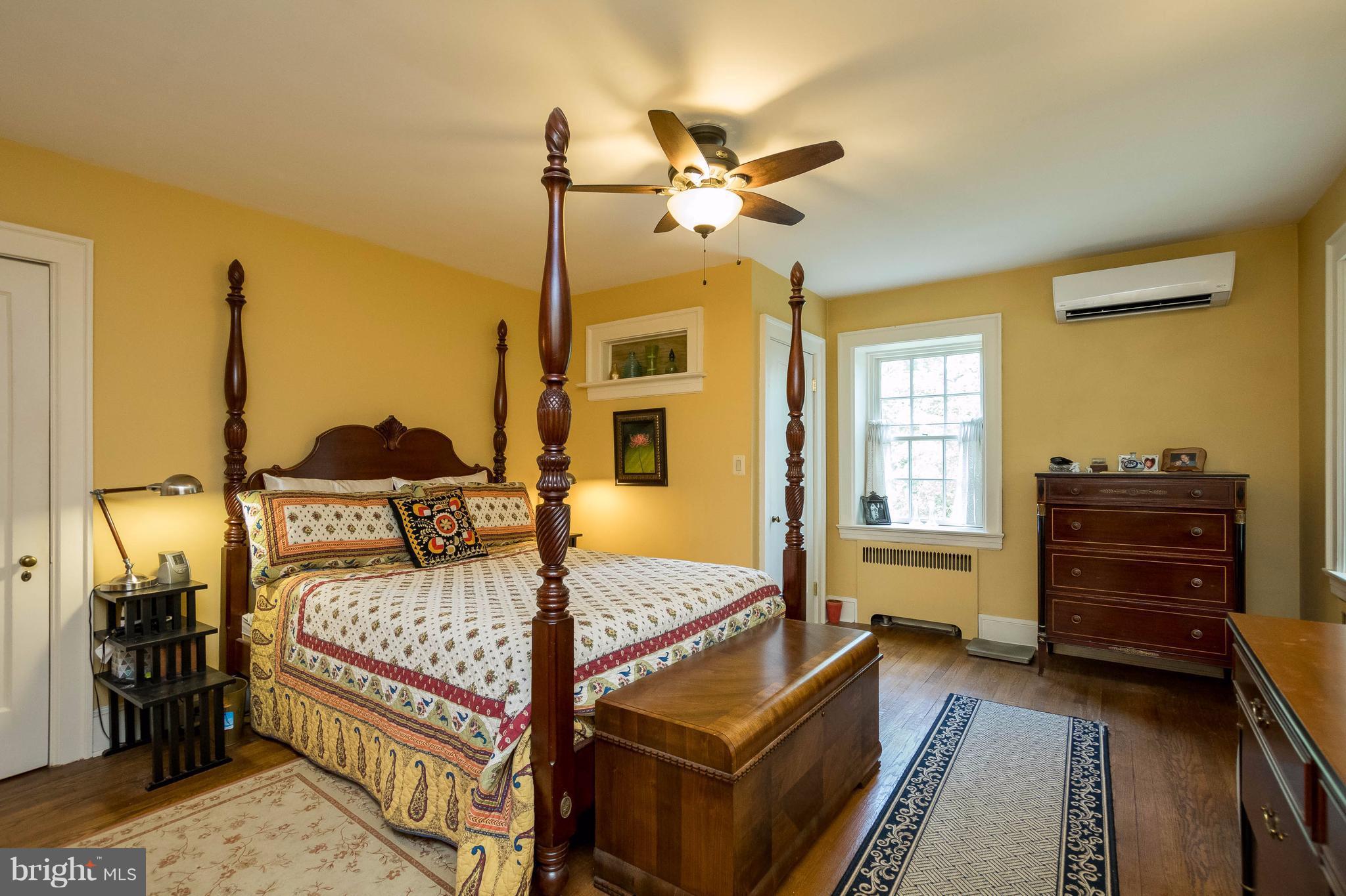 4129 Westview Road Baltimore, MD 21218 - Photo 20 of 30 MASTER BEDROOM W/WALK IN CLOSET PLUS ANOTHER