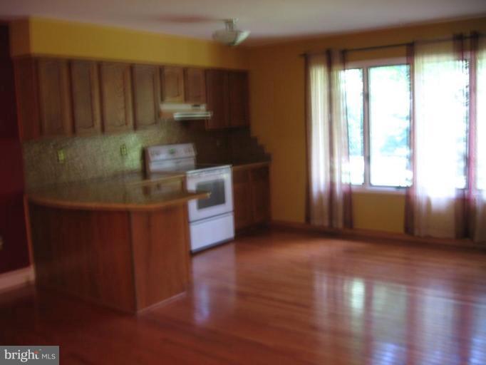 12529 Purcell Road Manassas, VA 20112 - Photo 3 of 5 Kitchen