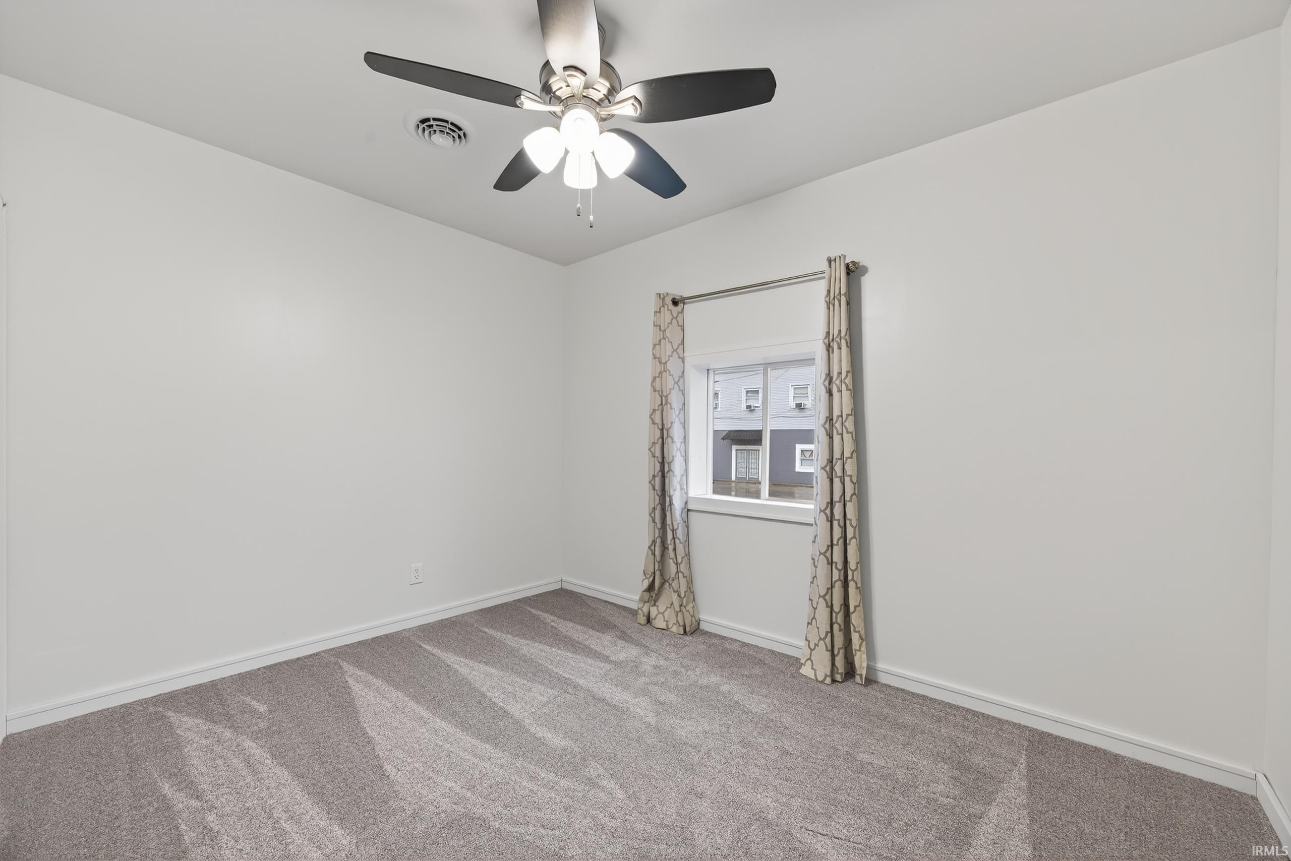 607 West Warren Street Mitchell, IN 47446 - Photo 11 of 36