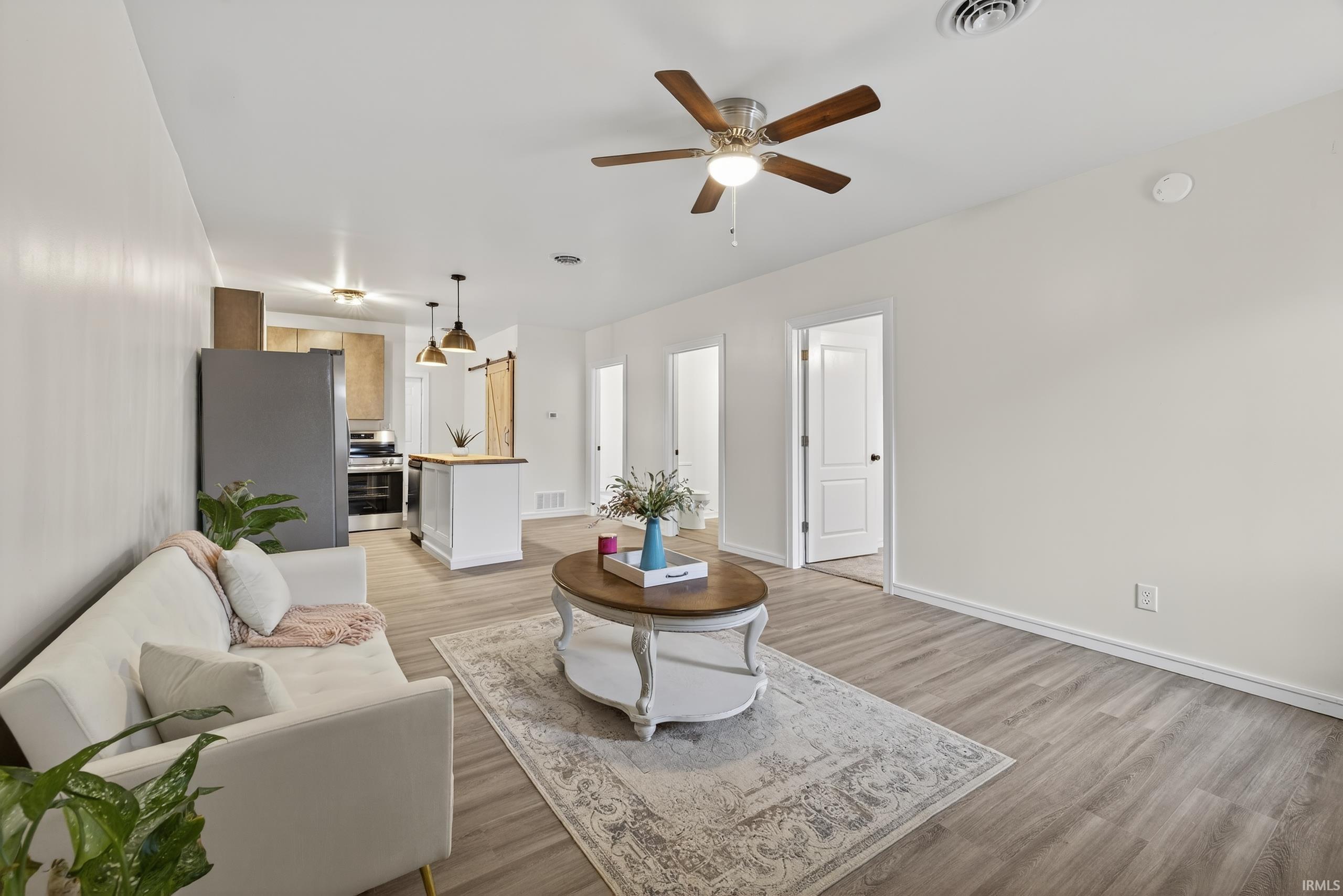 607 West Warren Street Mitchell, IN 47446 - Photo 2 of 36