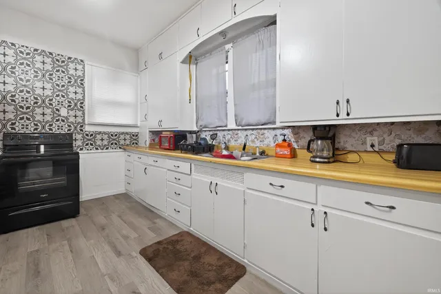 $375,000 | 607 West Warren Street, Mitchell, IN 47446