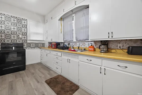 $375,000 | 607 West Warren Street, Mitchell, IN 47446