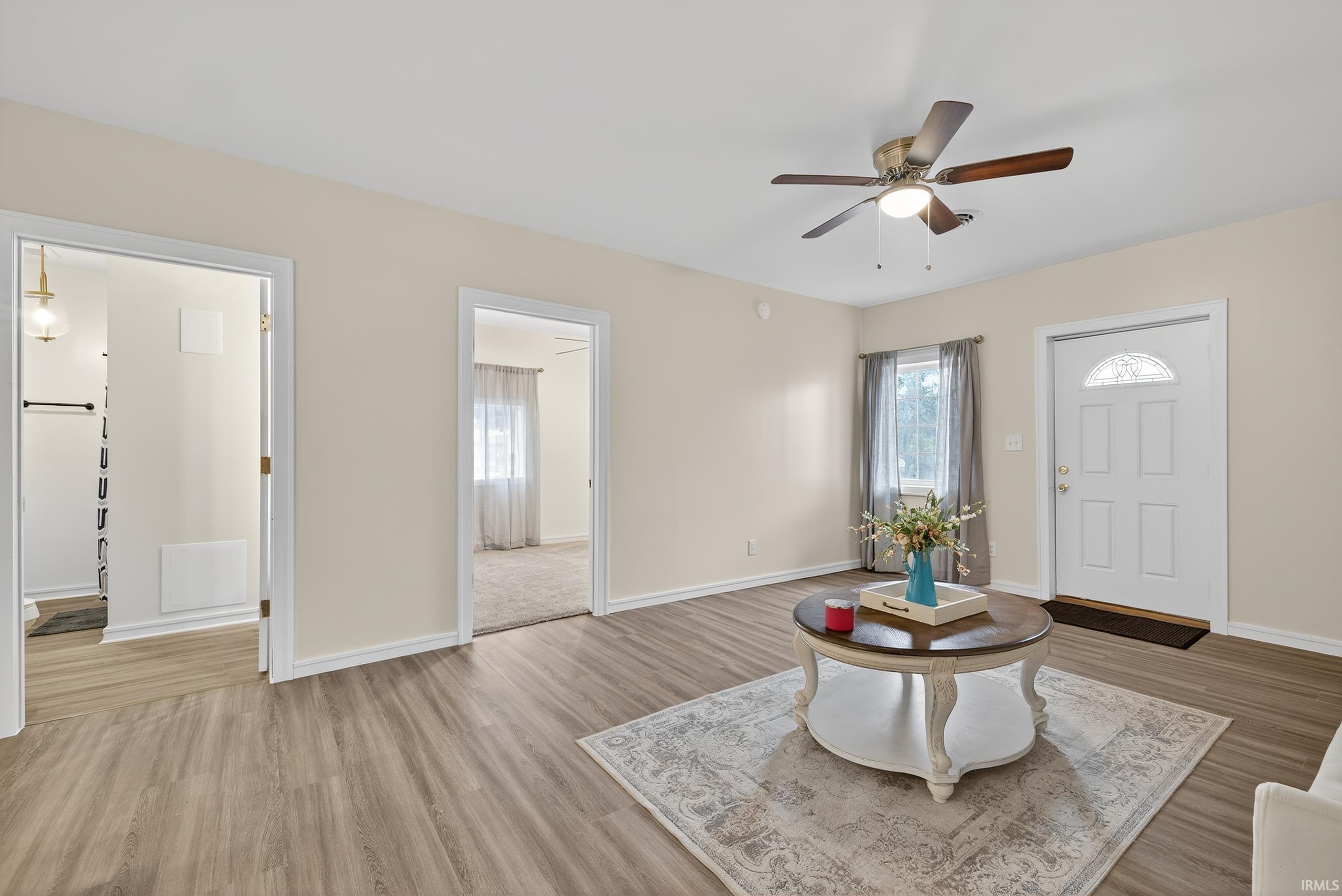 607 West Warren Street Mitchell, IN 47446 - Photo 3 of 36