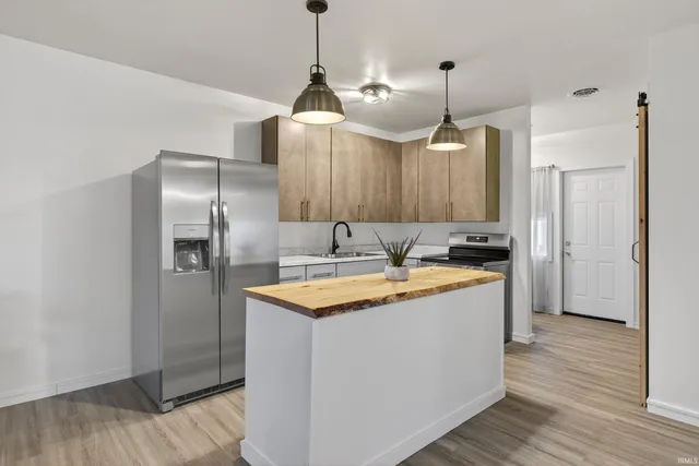 $375,000 | 607 West Warren Street, Mitchell, IN 47446