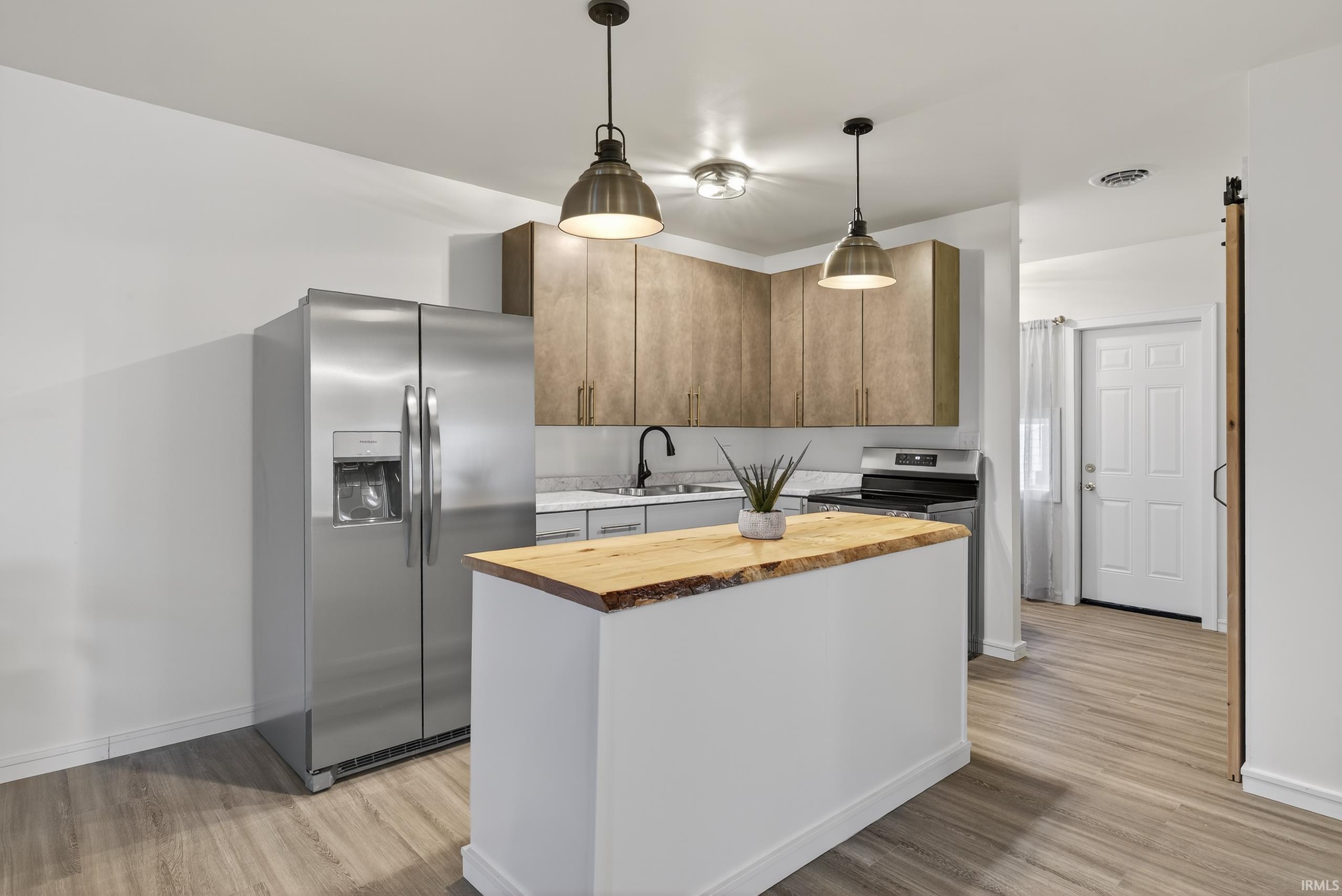 607 West Warren Street Mitchell, IN 47446 - Photo 5 of 36