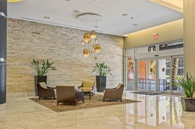 a view of entryway with patio