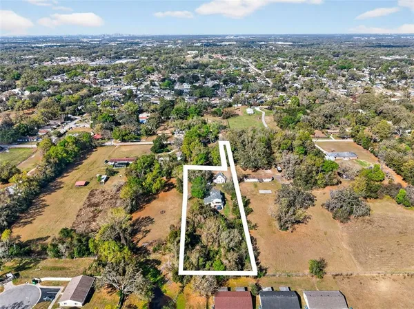 $469,000 | 902 2 Houses Lane, Seffner, FL 33584