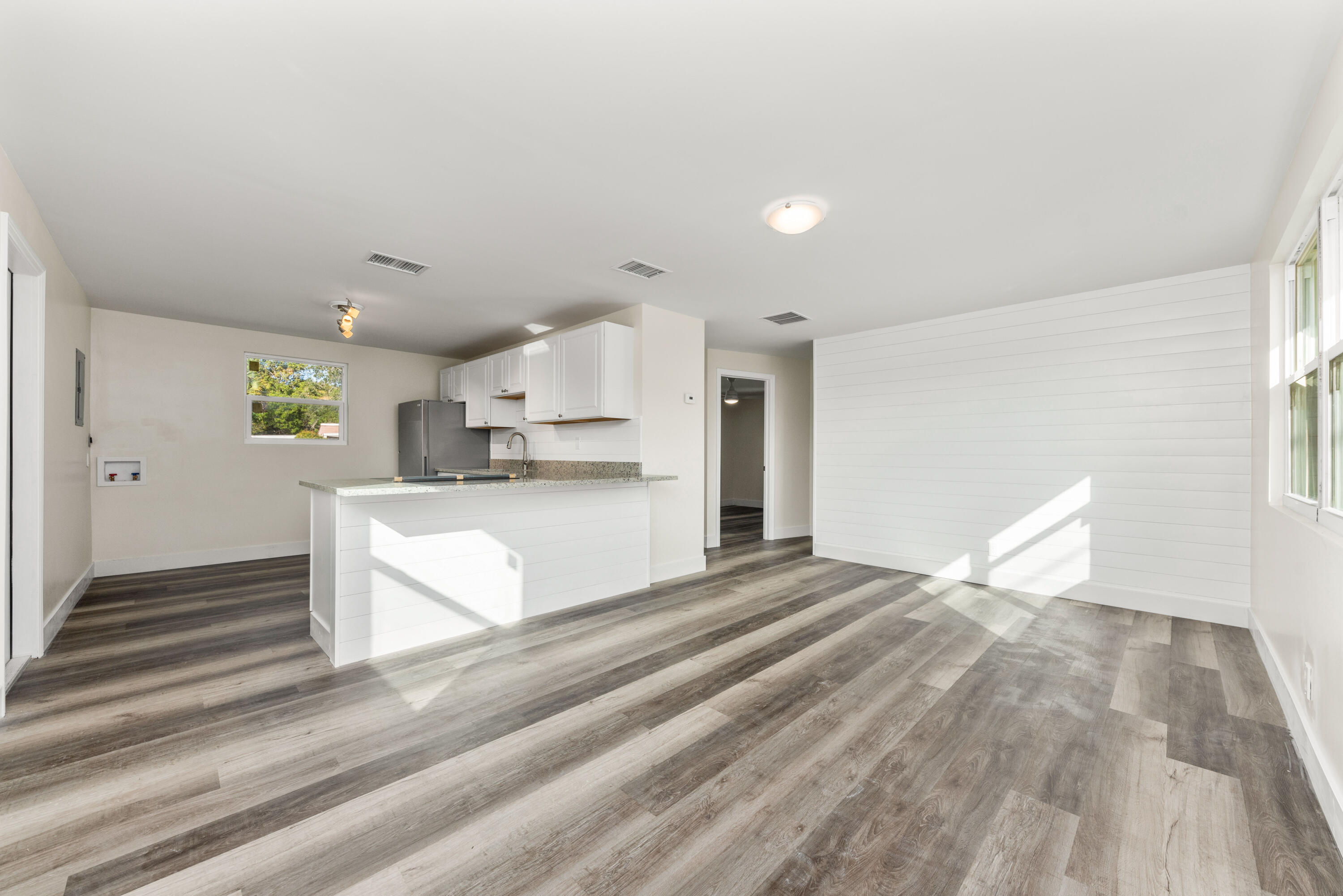 2136 Southeast Alhambra Street Stuart, FL 34994 - Photo 5 of 14 Interior