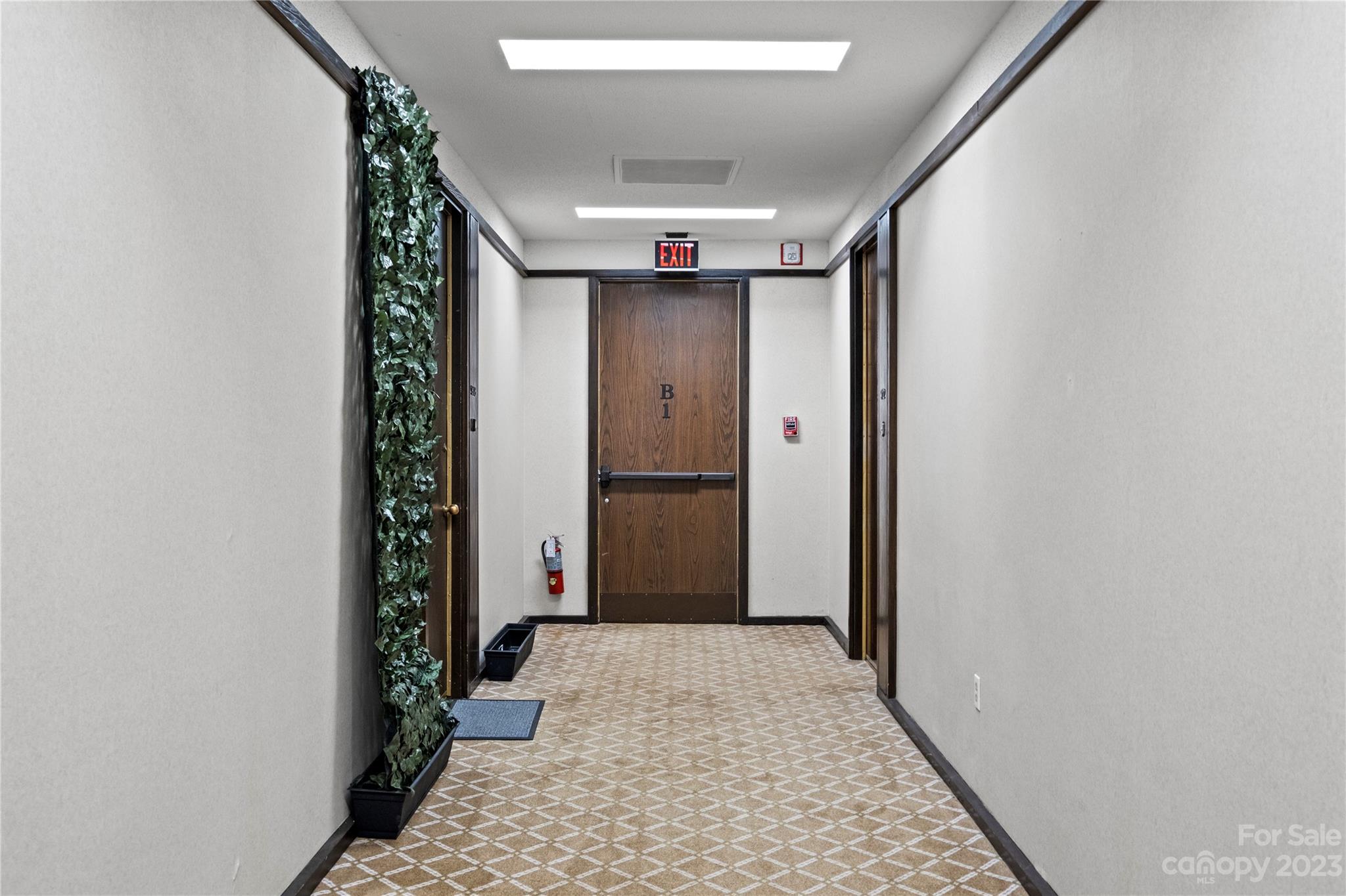 912 Cherokee Road Charlotte, NC 28207 - Photo 6 of 32