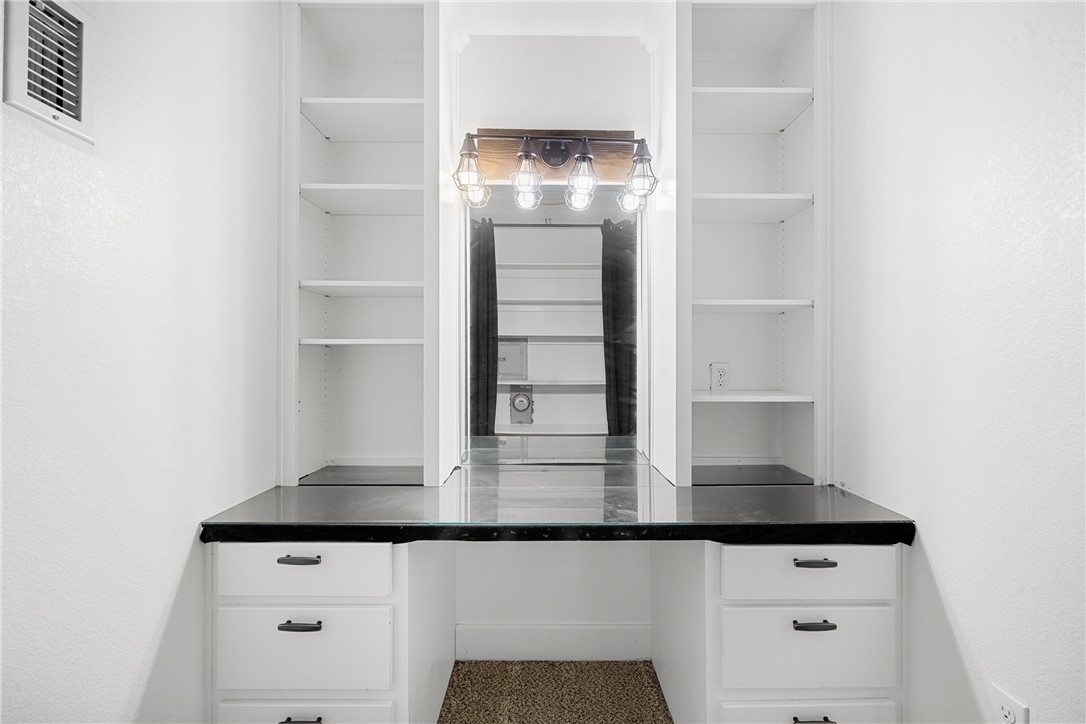 7440 Fm 39 Road South North Zulch, TX 77872 - Photo 28 of 50 a close view of kitchen appliances