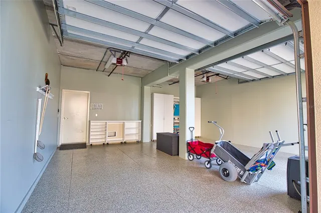 a view of livingroom with furniture