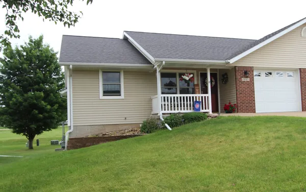 $168,500 | 1117 6th Avenue, Unit 1, Fulton, IL 61252