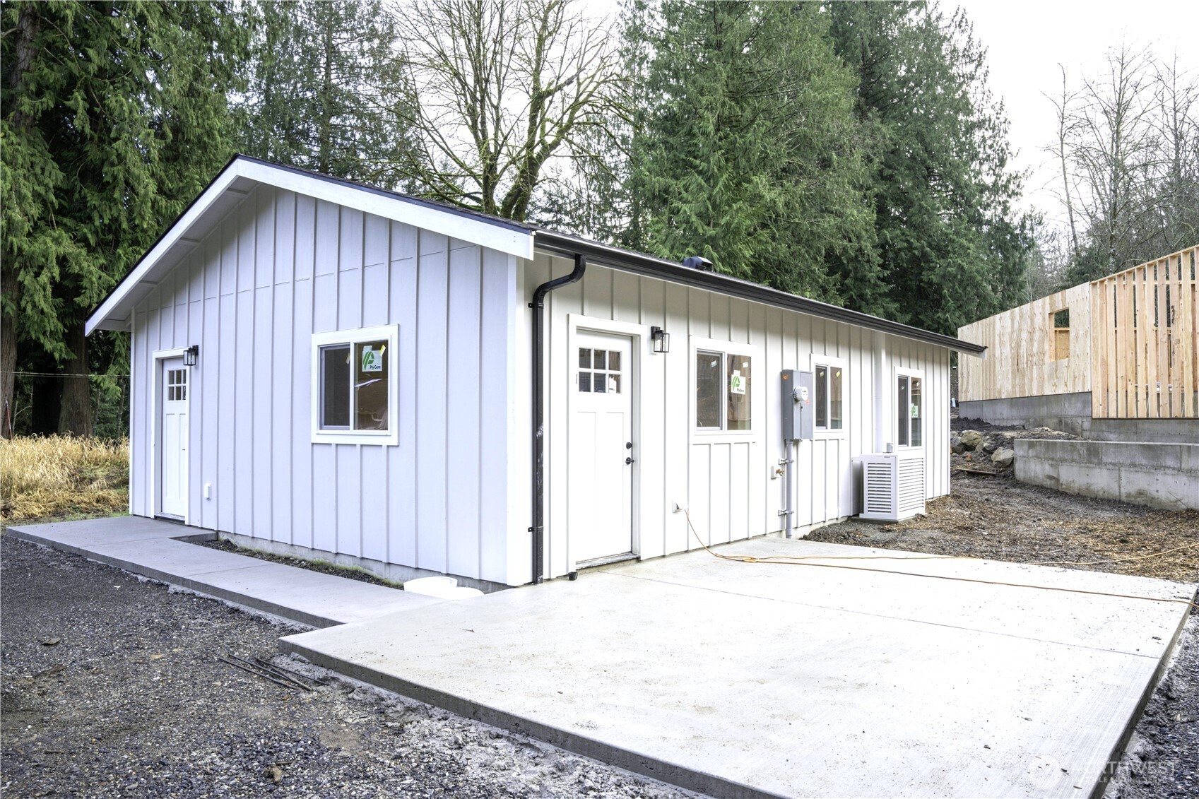 2923 Brook Lane Sedro-Woolley, WA 98284 - Photo 2 of 10 a backyard of a house