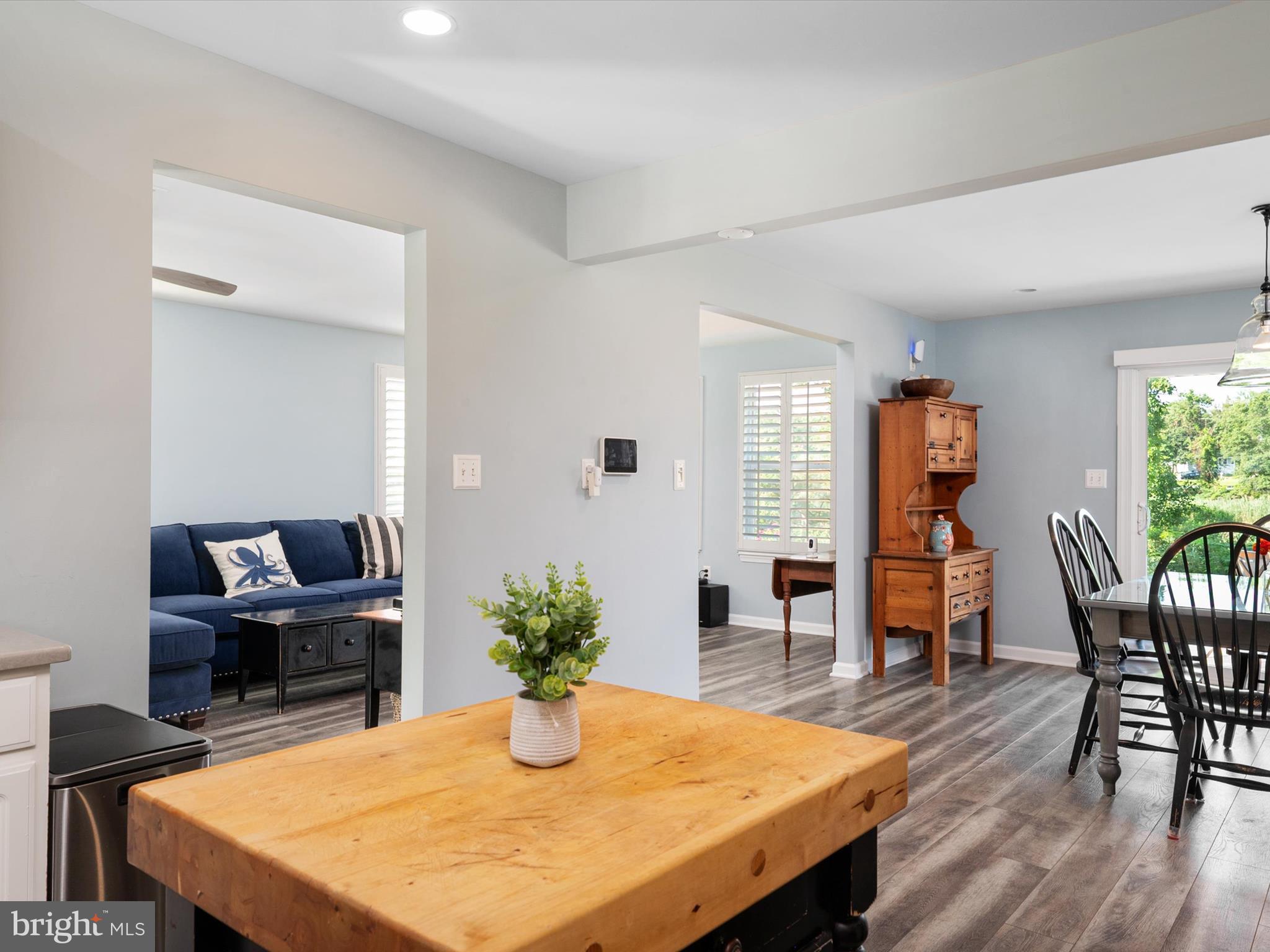 8426 Park Road Pasadena, MD 21122 - Photo 3 of 59