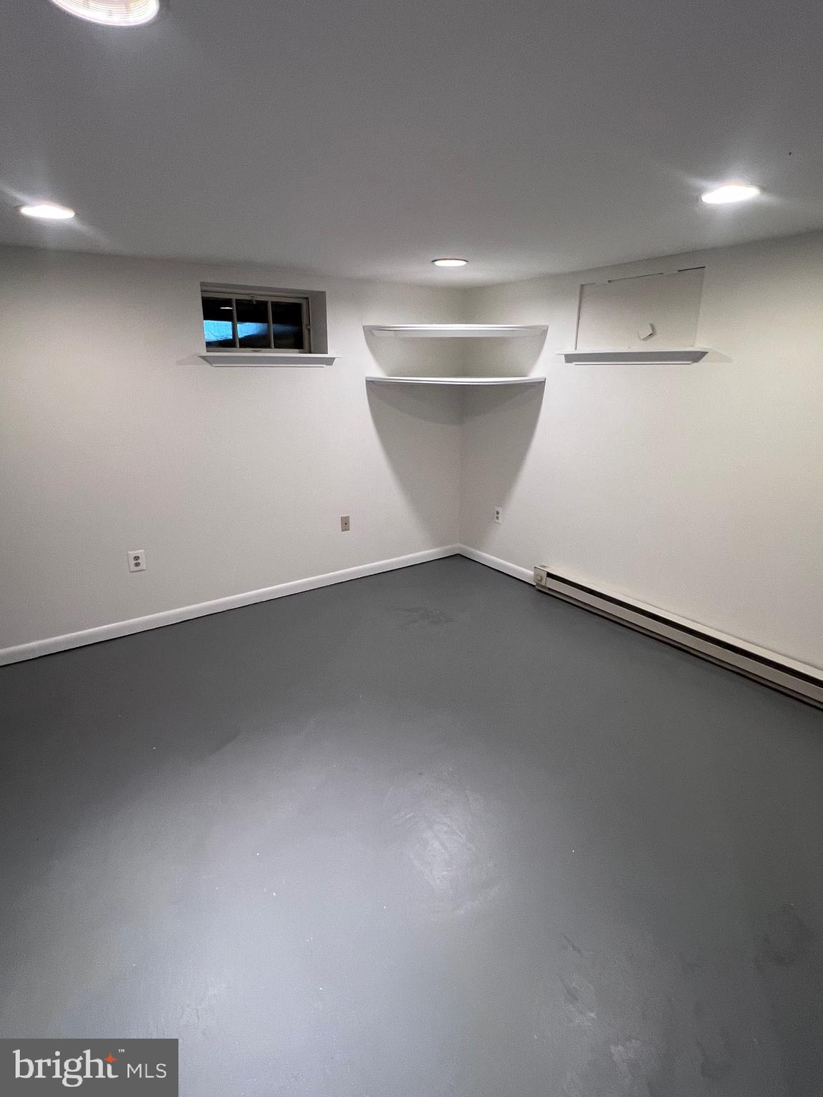 8426 Park Road Pasadena, MD 21122 - Photo 33 of 59 an empty room with a empty space