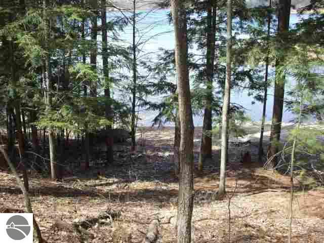 2241 Gibbs Road Traverse City, MI 49696 - Photo 11 of 15 1700189-10.JPG