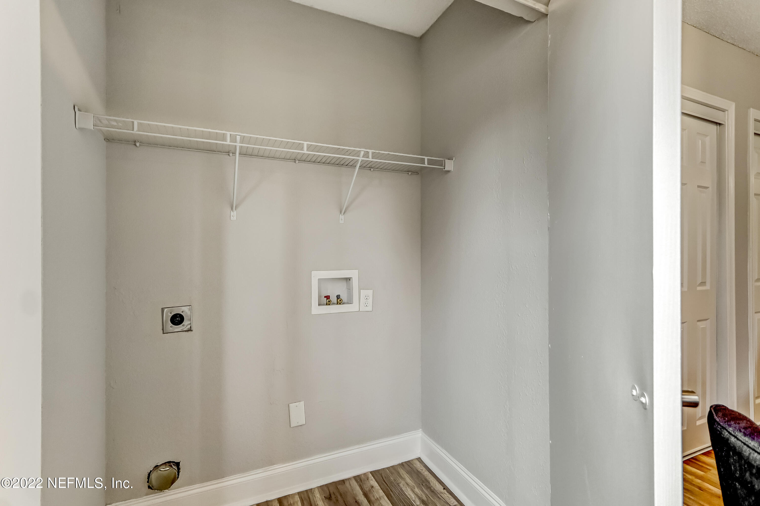 3607 Basil Road Jacksonville, FL 32207 - Photo 9 of 31 a view of a small space