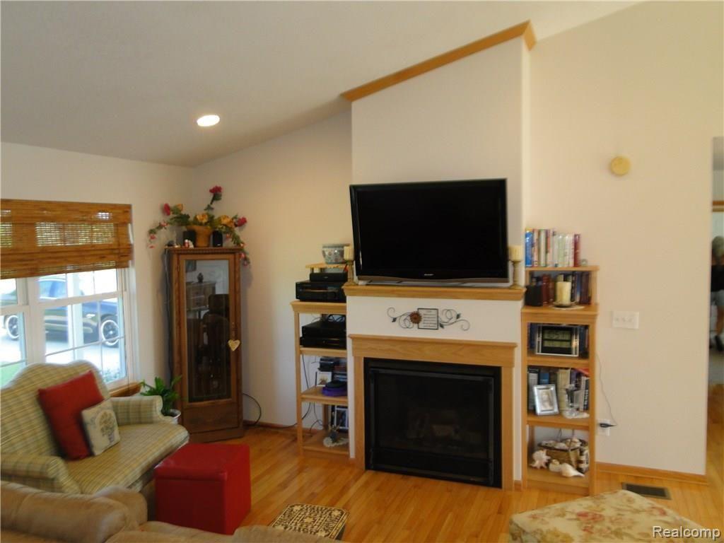 4051 Levalley Road Columbiaville, MI 48421 - Photo 10 of 34 Living Room