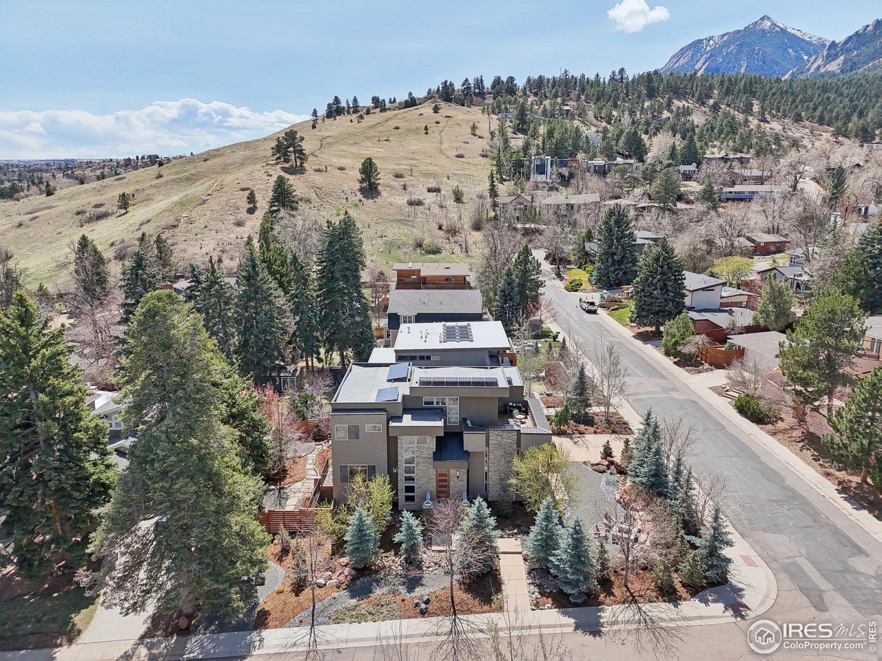 350 15th Street Boulder, CO 80302 - Photo 38 of 40 an aerial view of multiple house