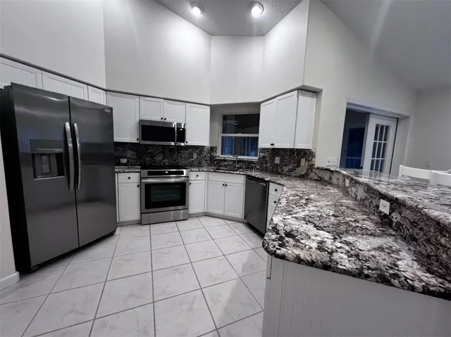 $5,000 | 2155 Dunmore Lane, Vero Beach, FL 32963