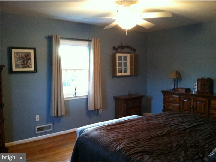 118 Courtland Road Cherry Hill, NJ 08034 - Photo 13 of 25 Bedroom - Main