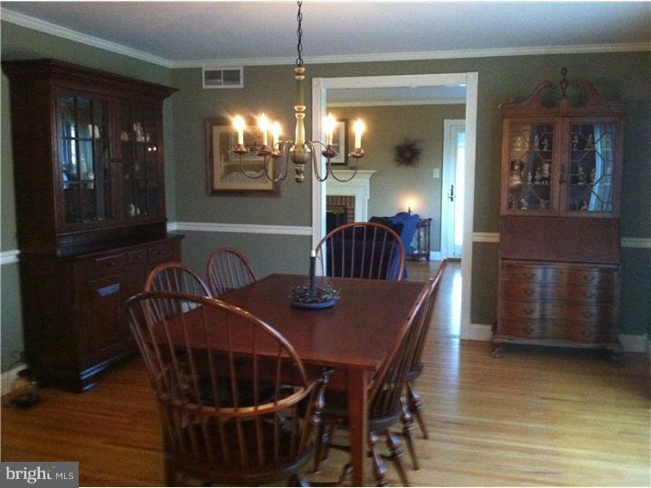 118 Courtland Road Cherry Hill, NJ 08034 - Photo 9 of 25 Dining Room