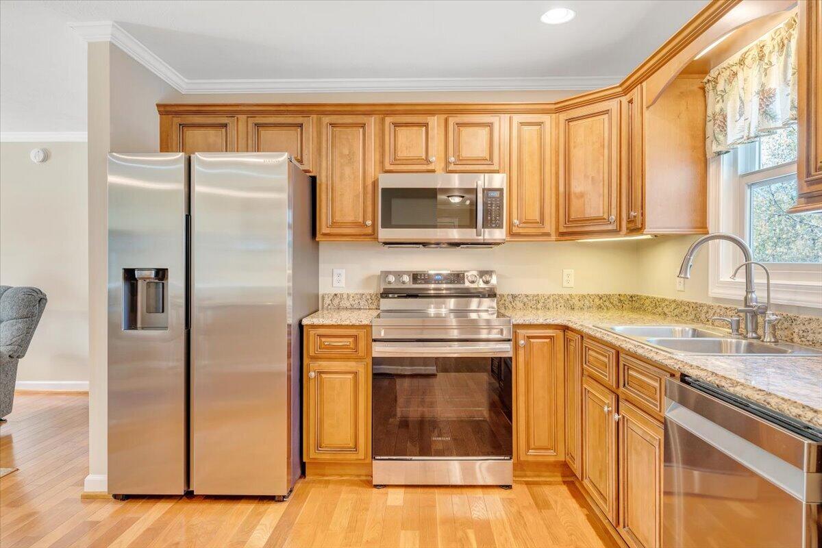 462 Gilford Road Wirtz, VA 24184 - Photo 13 of 53 Kitchen