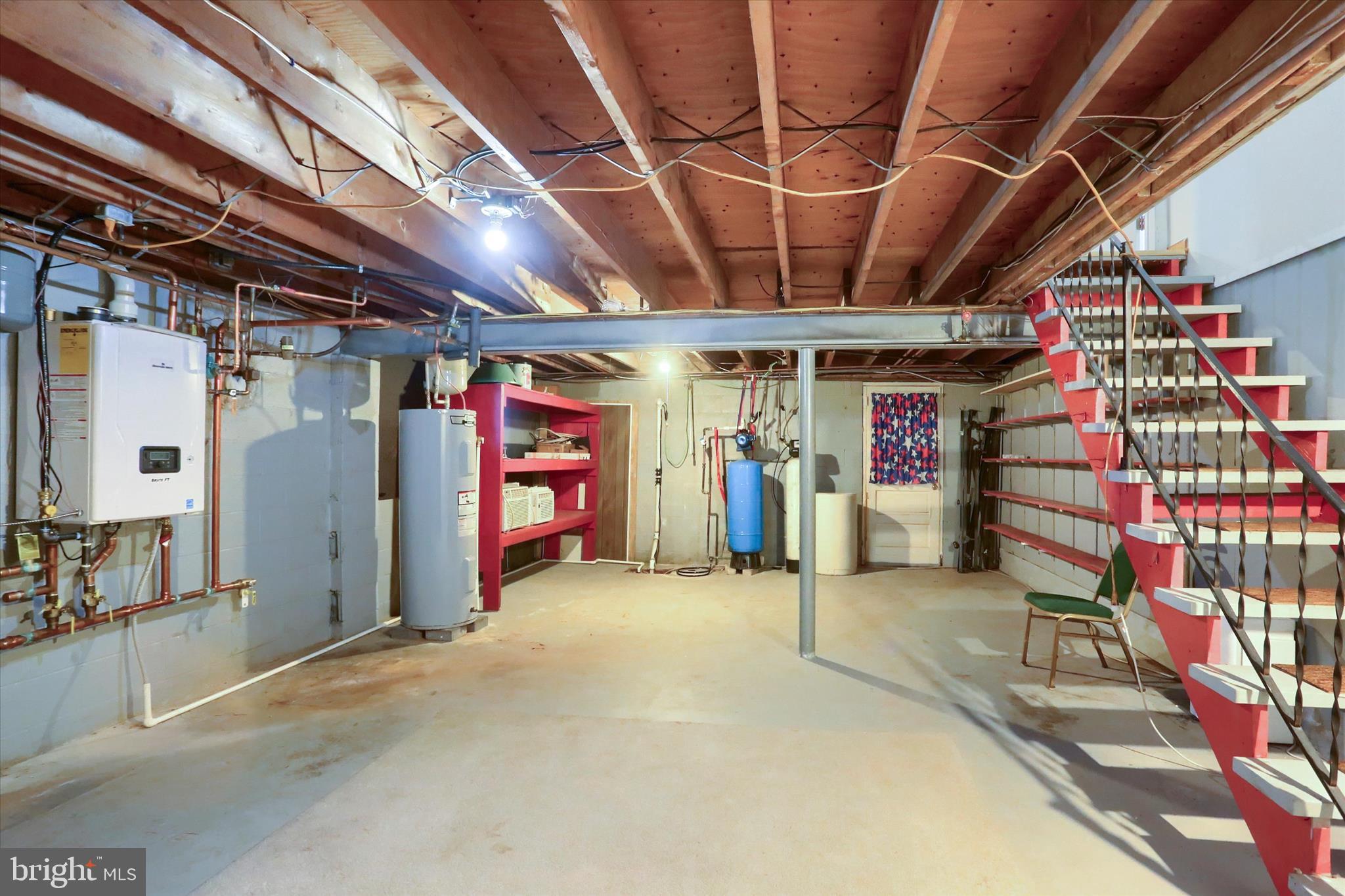 685 Knight Road Harrisburg, PA 17111 - Photo 35 of 47 a view of a storage room