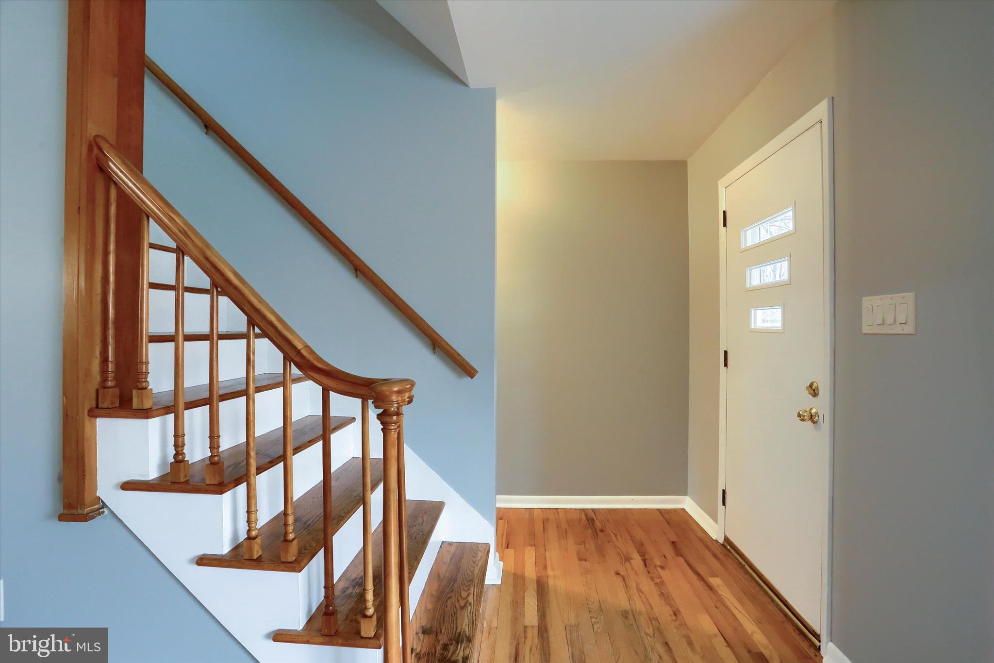 685 Knight Road Harrisburg, PA 17111 - Photo 5 of 47 a view of an entryway with wooden floor