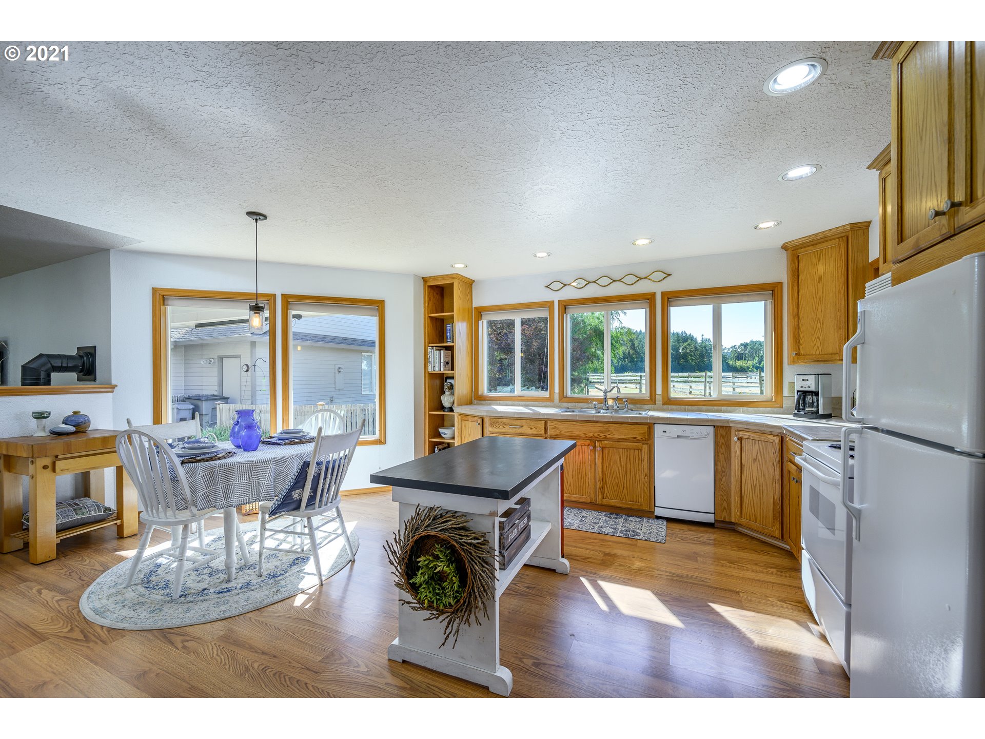 4590 Mill Creek Road Dallas, OR 97338 - Photo 24 of 32 Gallery Image 24