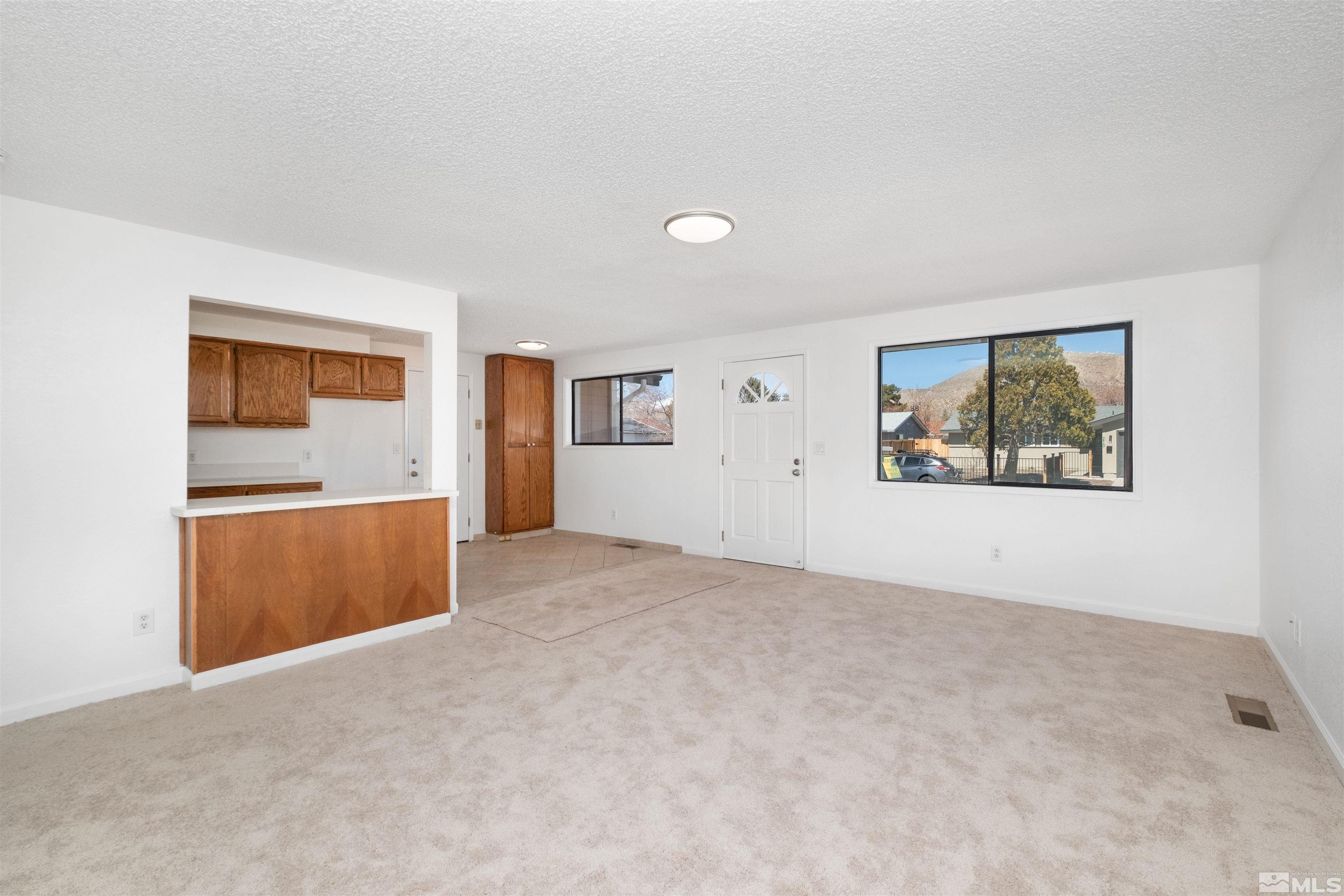 211 West Applegate Way Carson City, NV 89706 - Photo 4 of 24 Photo 4