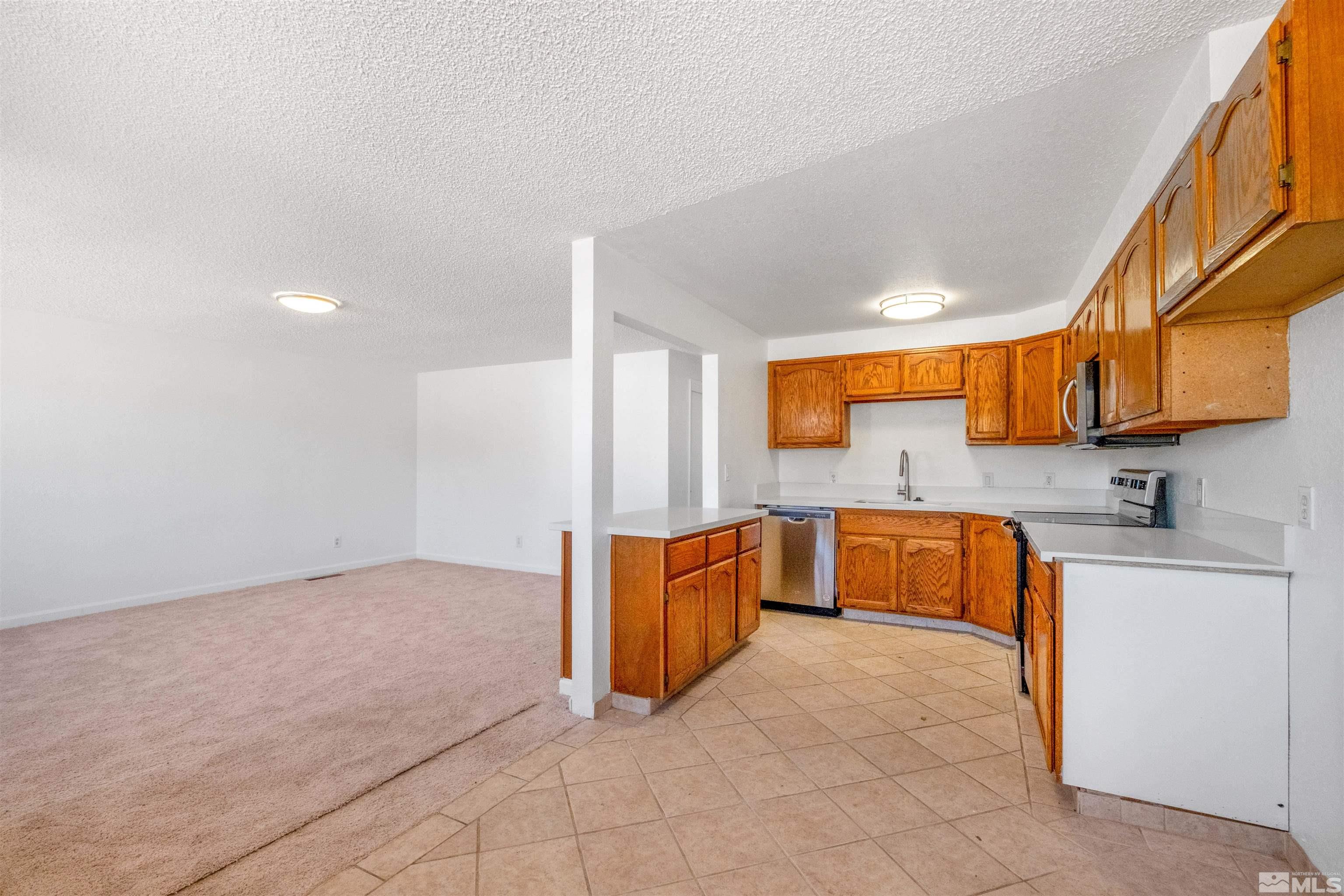 211 West Applegate Way Carson City, NV 89706 - Photo 6 of 24 Photo 6